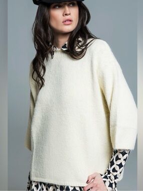 Q2 Cream Relaxed Crew Neck Sweater